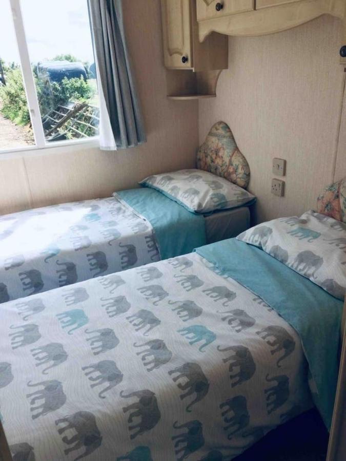 Midden Manor Country Stay On A Working Dairy Farm Ballymena Dış mekan fotoğraf