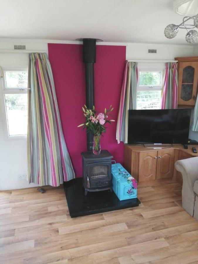 Midden Manor Country Stay On A Working Dairy Farm Ballymena Dış mekan fotoğraf